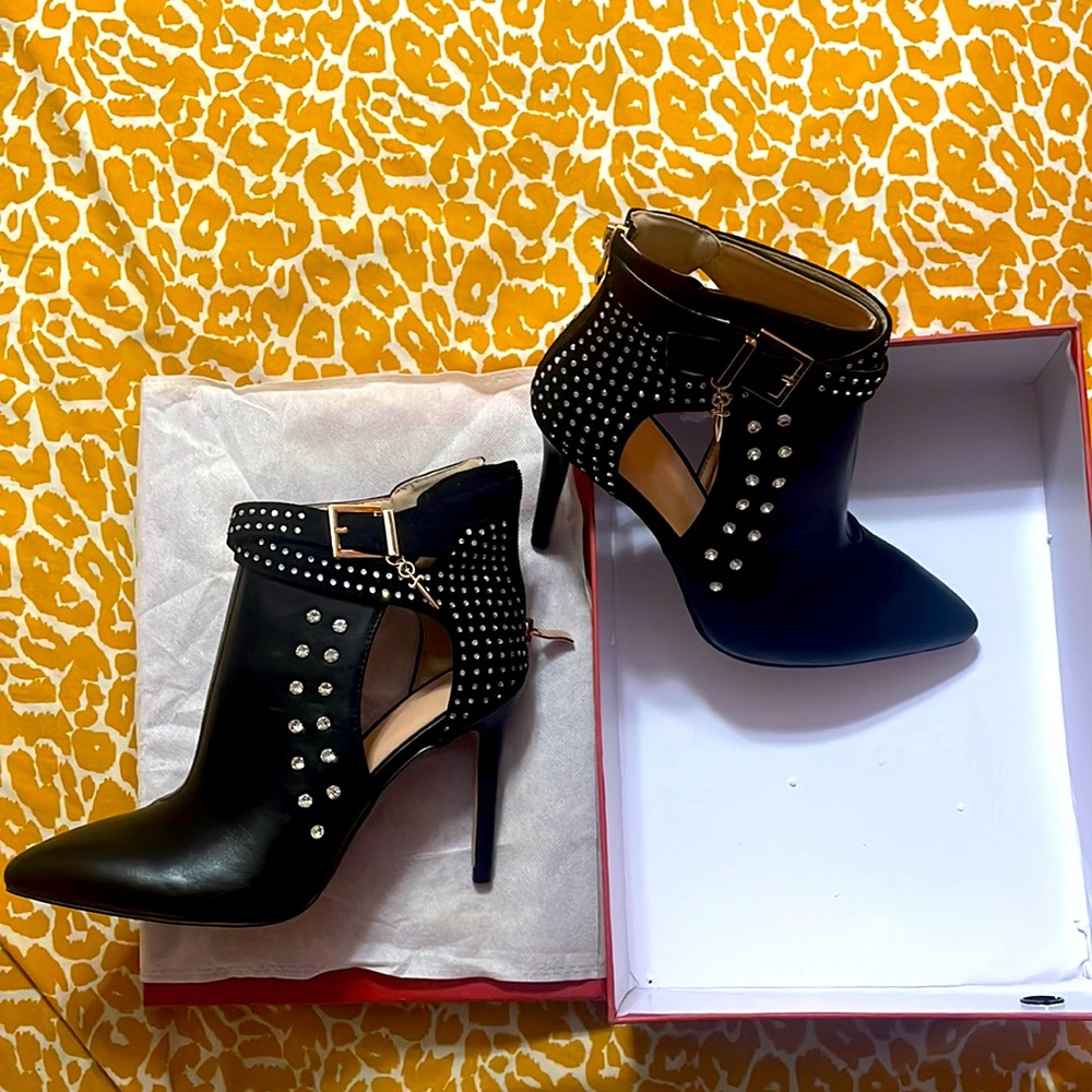 Stiletto Black Ankle Booties Shoe Size US8 WOMEN NEVER WORN. Original Box.